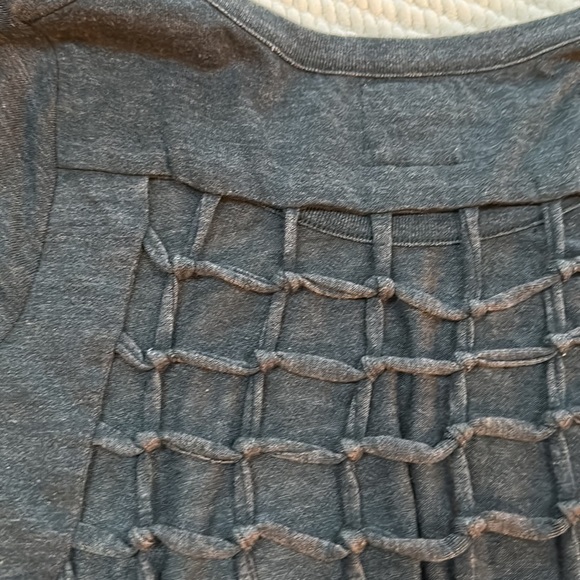 Chaser women’s top with open netted back in heathered denim blue color. Size M - Picture 3 of 8